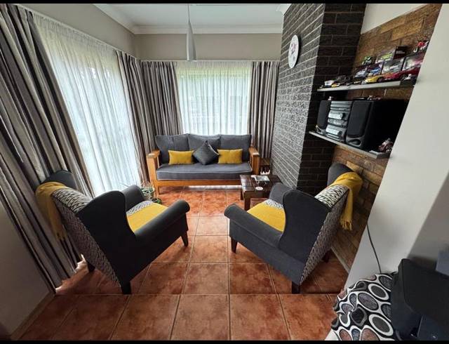 3 BEDROOM HOUSE FOR SALE IN BIRCHLEIGH